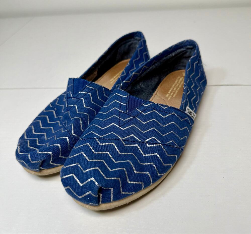 Toms Classic Alpargata Navy and Silver Women’s Canvas Shoe, Size 8